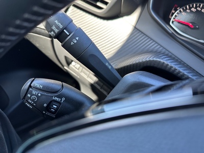 Peugeot 2008 PureTech 100 S&S Active 75 kW (100 CV) 19 Peugeot 2008 PureTech 100 S&S Active 75 kW (100 CV) 19