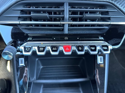 Peugeot 2008 PureTech 100 S&S Active 75 kW (100 CV) 18 Peugeot 2008 PureTech 100 S&S Active 75 kW (100 CV) 18