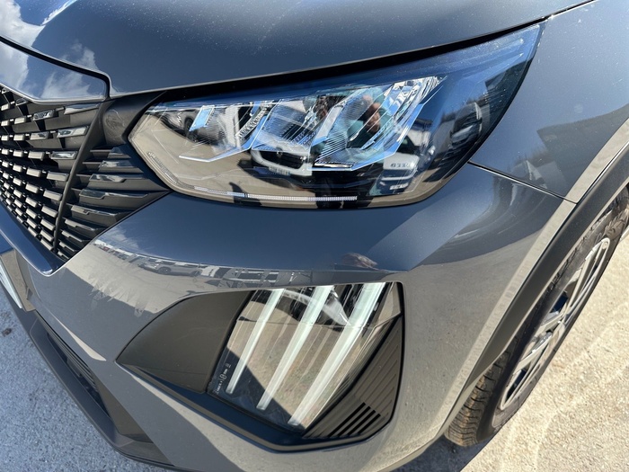 Peugeot 2008 PureTech 100 S&S Active 75 kW (100 CV) Vehículo usado en Madrid Peugeot 2008 PureTech 100 S&S Active 75 kW (100 CV) Vehículo usado en Madrid