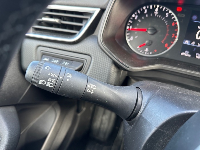 Renault Clio Equilibre TCe 66 kW (90 CV) Vehículo usado en Madrid Renault Clio Equilibre TCe 66 kW (90 CV) Vehículo usado en Madrid