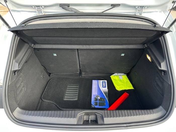 Renault Clio Equilibre TCe 66 kW (90 CV) Vehículo usado en Madrid Renault Clio Equilibre TCe 66 kW (90 CV) Vehículo usado en Madrid