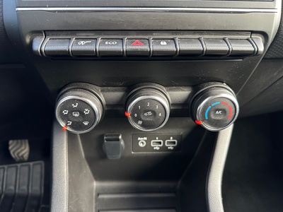 Renault Clio Equilibre TCe 66 kW (90 CV) 18 Renault Clio Equilibre TCe 66 kW (90 CV) 18