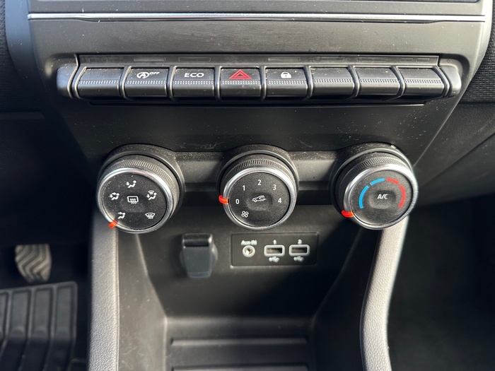 Renault Clio Equilibre TCe 66 kW (90 CV) Vehículo usado en Madrid Renault Clio Equilibre TCe 66 kW (90 CV) Vehículo usado en Madrid