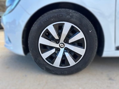 Renault Clio Equilibre TCe 66 kW (90 CV) 13 Renault Clio Equilibre TCe 66 kW (90 CV) 13