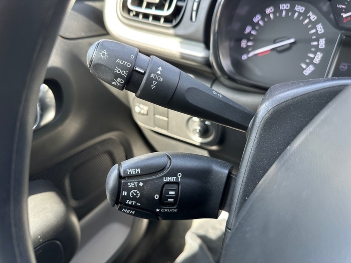 Citroen C3 PureTech 83 You! 61 kW (83 CV) Vehículo usado en Madrid Citroen C3 PureTech 83 You! 61 kW (83 CV) Vehículo usado en Madrid