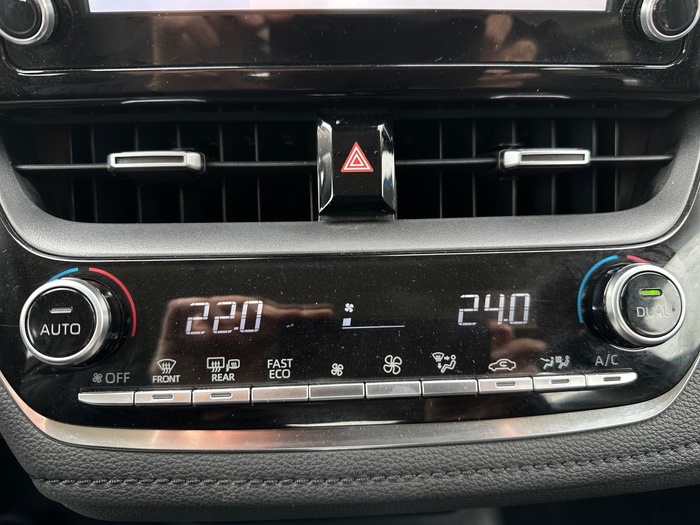 Toyota Corolla Sedan 1.5 92 Kw (125 Cv) Vehículo usado en Madrid Toyota Corolla Sedan 1.5 92 Kw (125 Cv) Vehículo usado en Madrid