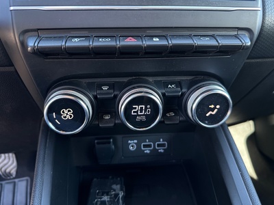 Renault Clio Zen TCe 66 kW (90 CV) 18 Renault Clio Zen TCe 66 kW (90 CV) 18