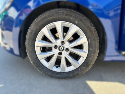 Renault Clio Zen TCe 66 kW (90 CV) 13 Renault Clio Zen TCe 66 kW (90 CV) 13