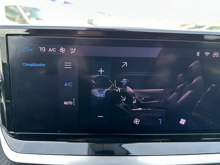 Peugeot 2008 PureTech 100 S&S Active 75 kW (100 CV) Vehículo usado en Madrid Peugeot 2008 PureTech 100 S&S Active 75 kW (100 CV) Vehículo usado en Madrid