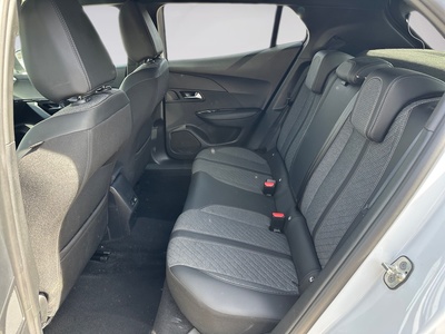 Peugeot 2008 PureTech 100 S&S Active 75 kW (100 CV) 12 Peugeot 2008 PureTech 100 S&S Active 75 kW (100 CV) 12