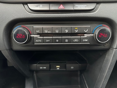 Kia Ceed 1.0 T-GDi Drive 88 kW (120 CV) 18 Kia Ceed 1.0 T-GDi Drive 88 kW (120 CV) 18