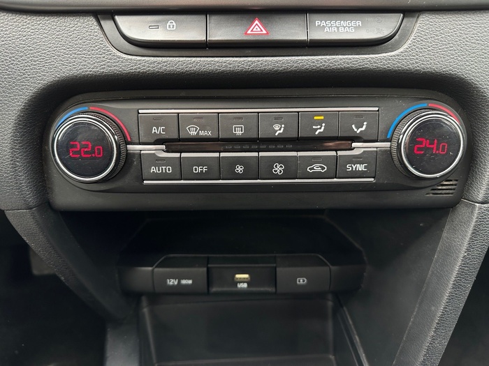 Kia Ceed 1.0 T-GDi Drive 88 kW (120 CV) Vehículo usado en Madrid Kia Ceed 1.0 T-GDi Drive 88 kW (120 CV) Vehículo usado en Madrid