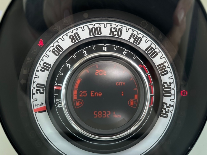 Fiat 500C 1.0 Hybrid Dolcevita 51 kW (70 CV) Vehículo usado en Madrid Fiat 500C 1.0 Hybrid Dolcevita 51 kW (70 CV) Vehículo usado en Madrid