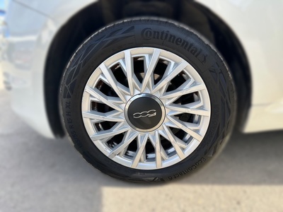 Fiat 500C 1.0 Hybrid Dolcevita 51 kW (70 CV) 13 Fiat 500C 1.0 Hybrid Dolcevita 51 kW (70 CV) 13