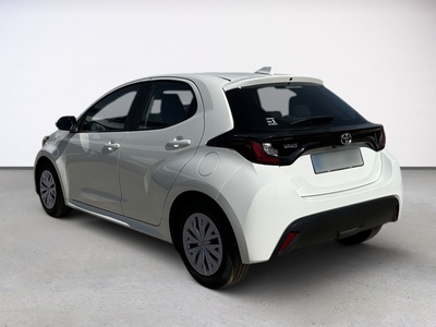 Toyota Yaris 1.0 70 Business 51 kW (69 CV) 7 Toyota Yaris 1.0 70 Business 51 kW (69 CV) 7