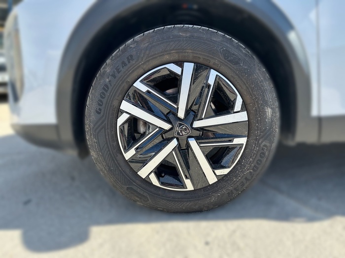 Peugeot 2008 PureTech 100 S&S Active 75 kW (100 CV) Vehículo usado en Madrid Peugeot 2008 PureTech 100 S&S Active 75 kW (100 CV) Vehículo usado en Madrid