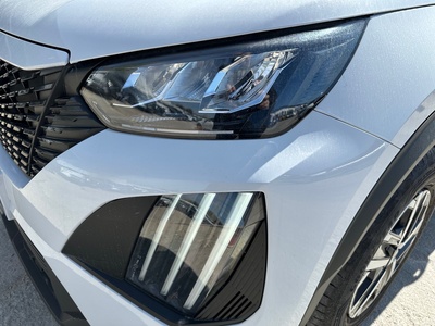 Peugeot 2008 PureTech 100 S&S Active 75 kW (100 CV) 16 Peugeot 2008 PureTech 100 S&S Active 75 kW (100 CV) 16