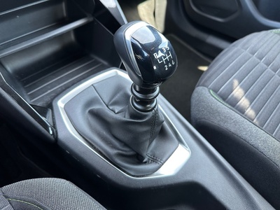 Peugeot 2008 PureTech 100 S&S Active 75 kW (100 CV) 14 Peugeot 2008 PureTech 100 S&S Active 75 kW (100 CV) 14