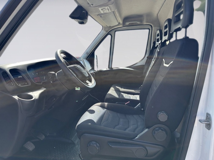 Iveco Daily Chasis 35C 16H 3450 118 kW (160 CV) Vehículo usado en Madrid Iveco Daily Chasis 35C 16H 3450 118 kW (160 CV) Vehículo usado en Madrid