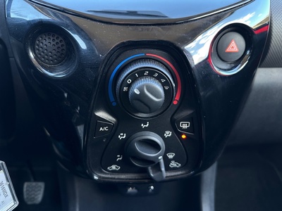 Peugeot 108 1.0 VTi Active 53 kW (72 CV) 18 Peugeot 108 1.0 VTi Active 53 kW (72 CV) 18