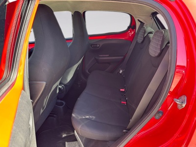 Peugeot 108 1.0 VTi Active 53 kW (72 CV) 12 Peugeot 108 1.0 VTi Active 53 kW (72 CV) 12