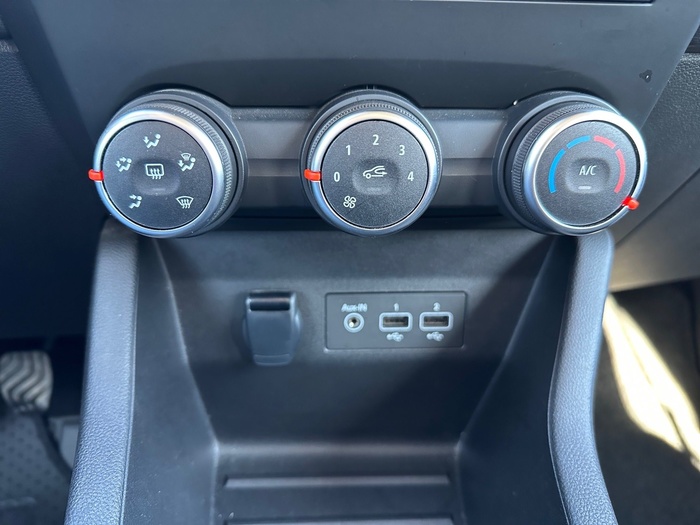 Renault Clio Equilibre TCe 66 kW (90 CV) Vehículo usado en Madrid Renault Clio Equilibre TCe 66 kW (90 CV) Vehículo usado en Madrid