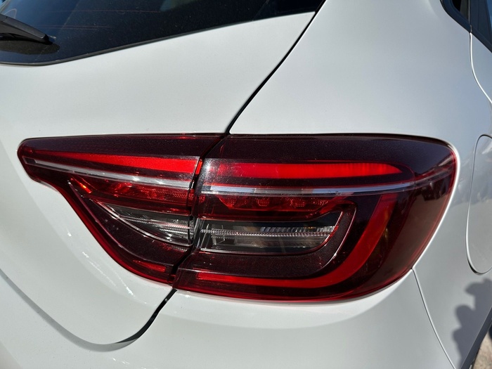 Renault Clio Equilibre TCe 66 kW (90 CV) Vehículo usado en Madrid Renault Clio Equilibre TCe 66 kW (90 CV) Vehículo usado en Madrid