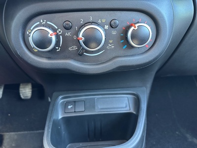 Renault Twingo Intens TCe 48 kW (65 CV) 18 Renault Twingo Intens TCe 48 kW (65 CV) 18