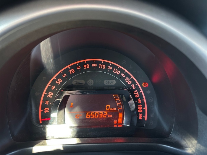 Renault Twingo Intens TCe 48 kW (65 CV) Vehículo usado en Madrid Renault Twingo Intens TCe 48 kW (65 CV) Vehículo usado en Madrid