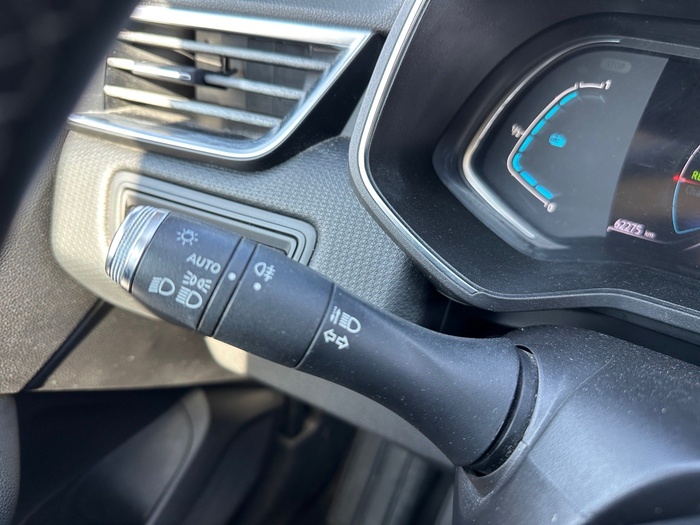 Renault Clio Intens E-Tech Híbrido 103 kW (140 CV) Vehículo usado en Madrid Renault Clio Intens E-Tech Híbrido 103 kW (140 CV) Vehículo usado en Madrid