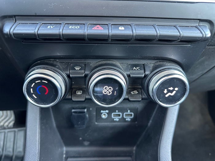 Renault Clio Intens E-Tech Híbrido 103 kW (140 CV) Vehículo usado en Madrid Renault Clio Intens E-Tech Híbrido 103 kW (140 CV) Vehículo usado en Madrid