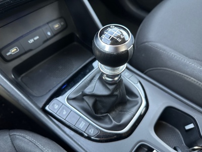 Hyundai Tucson 1.6 TGDI 48V Maxx 110 kW (150 CV) 14 Hyundai Tucson 1.6 TGDI 48V Maxx 110 kW (150 CV) 14