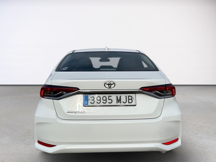 Toyota Corolla 1.5 Sedan 92 kW (125 CV) Vehículo usado en Madrid Toyota Corolla 1.5 Sedan 92 kW (125 CV) Vehículo usado en Madrid