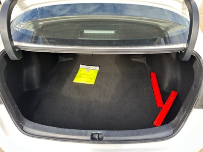 Toyota Corolla 1.5 Sedan 92 kW (125 CV) 6 Toyota Corolla 1.5 Sedan 92 kW (125 CV) 6