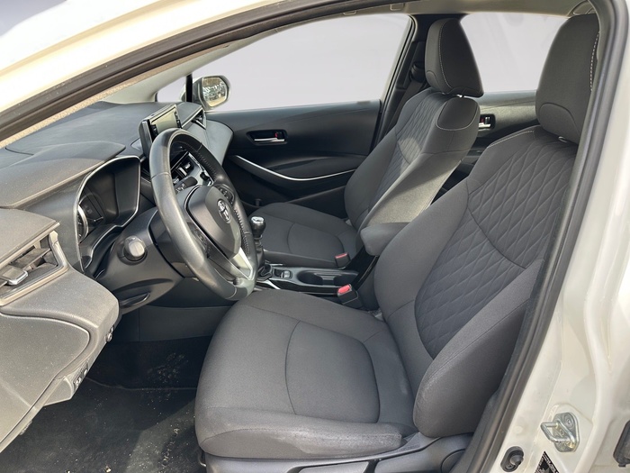 Toyota Corolla 1.5 Sedan 92 kW (125 CV) Vehículo usado en Madrid Toyota Corolla 1.5 Sedan 92 kW (125 CV) Vehículo usado en Madrid