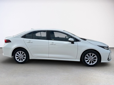 Toyota Corolla 1.5 Sedan 92 kW (125 CV) 4 Toyota Corolla 1.5 Sedan 92 kW (125 CV) 4