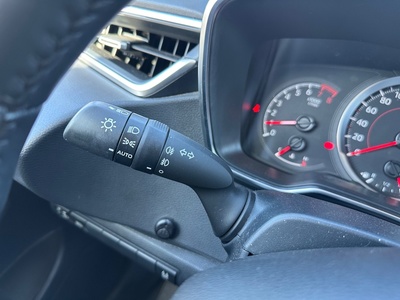 Toyota Corolla 125 Business Sedan 92 kW (125 CV) 19 Toyota Corolla 125 Business Sedan 92 kW (125 CV) 19