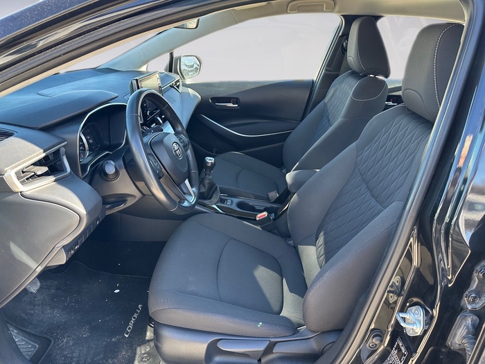 Toyota Corolla 125 Business Sedan 92 kW (125 CV) Vehículo usado en Madrid Toyota Corolla 125 Business Sedan 92 kW (125 CV) Vehículo usado en Madrid