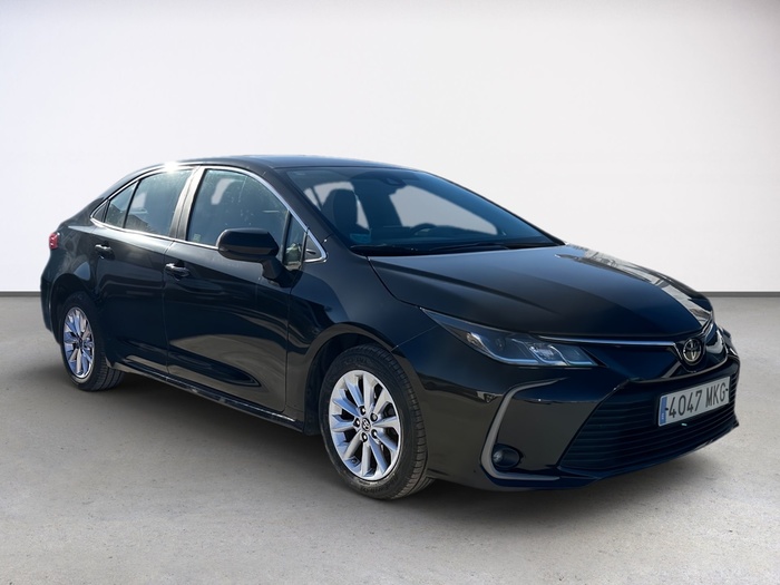Toyota Corolla 125 Business Sedan 92 kW (125 CV) Vehículo usado en Madrid Toyota Corolla 125 Business Sedan 92 kW (125 CV) Vehículo usado en Madrid