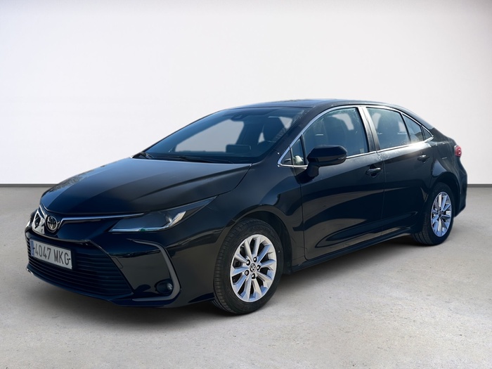 Toyota Corolla 125 Business Sedan 92 kW (125 CV) Vehículo usado en Madrid Toyota Corolla 125 Business Sedan 92 kW (125 CV) Vehículo usado en Madrid
