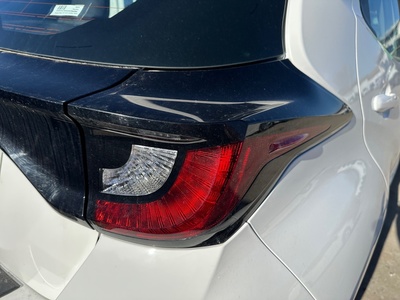 Toyota Yaris 1.5 S-Edition 92 kW (125 CV) 17 Toyota Yaris 1.5 S-Edition 92 kW (125 CV) 17