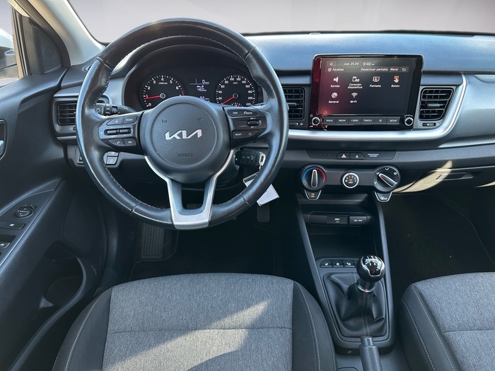 Kia Stonic 1.2 DPi Concept 62 kW (84 CV) Vehículo usado en Madrid Kia Stonic 1.2 DPi Concept 62 kW (84 CV) Vehículo usado en Madrid