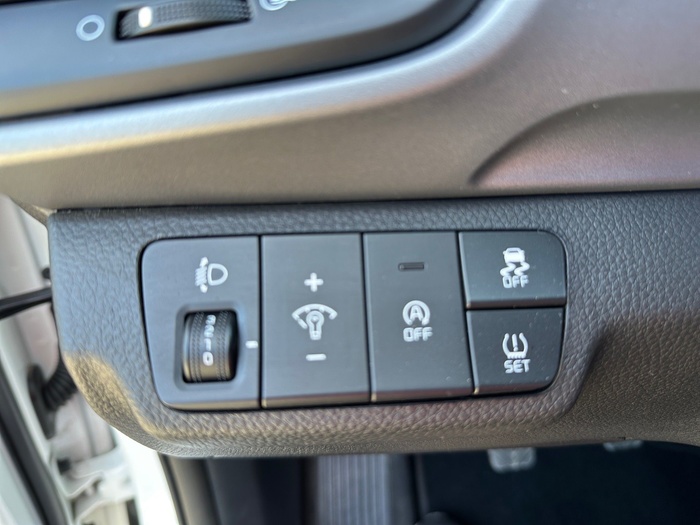 Kia Stonic 1.2 DPi Concept 62 kW (84 CV) Vehículo usado en Madrid Kia Stonic 1.2 DPi Concept 62 kW (84 CV) Vehículo usado en Madrid