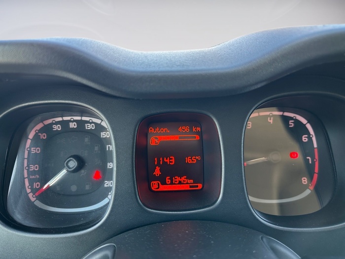 Fiat Panda 1.0 Hybrid Gse Red 51 kW (70 CV) Vehículo usado en Madrid Fiat Panda 1.0 Hybrid Gse Red 51 kW (70 CV) Vehículo usado en Madrid