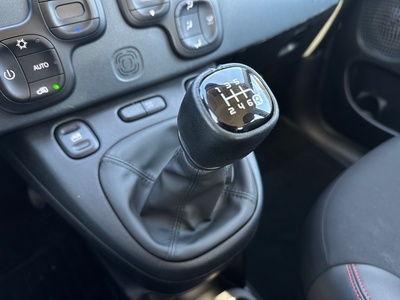 Fiat Panda 1.0 Hybrid Gse Red 51 kW (70 CV) 14 Fiat Panda 1.0 Hybrid Gse Red 51 kW (70 CV) 14