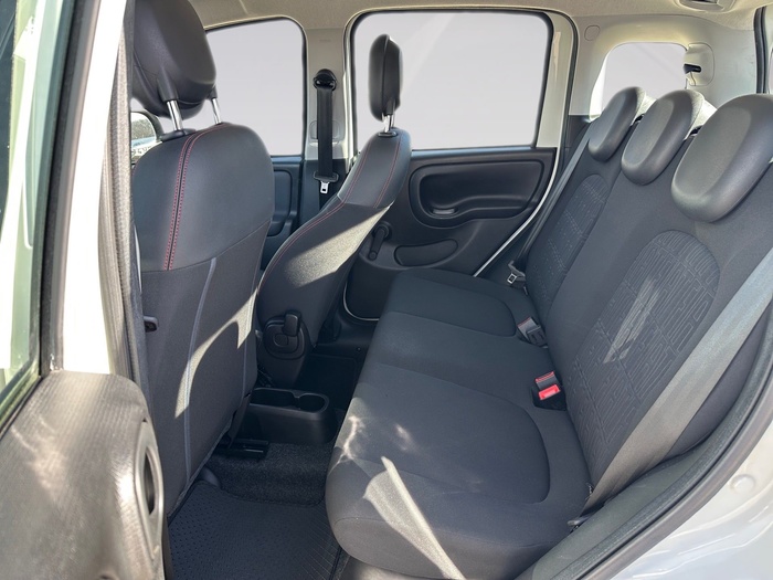 Fiat Panda 1.0 Hybrid Gse Red 51 kW (70 CV) Vehículo usado en Madrid Fiat Panda 1.0 Hybrid Gse Red 51 kW (70 CV) Vehículo usado en Madrid