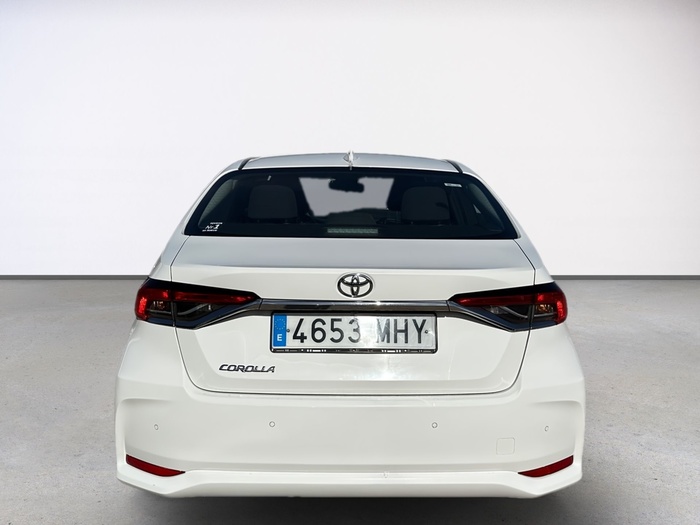 Toyota Corolla 1.5 125 Active Sedan 92 kW (125 CV) Vehículo usado en Madrid Toyota Corolla 1.5 125 Active Sedan 92 kW (125 CV) Vehículo usado en Madrid
