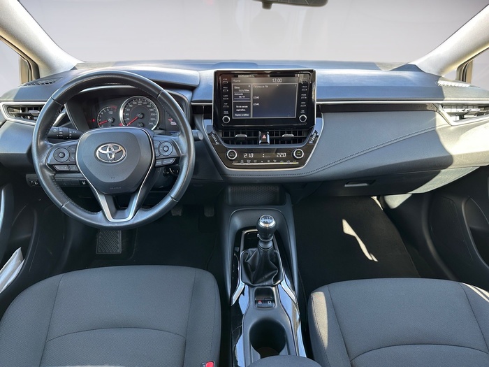 Toyota Corolla 1.5 125 Active Sedan 92 kW (125 CV) Vehículo usado en Madrid Toyota Corolla 1.5 125 Active Sedan 92 kW (125 CV) Vehículo usado en Madrid