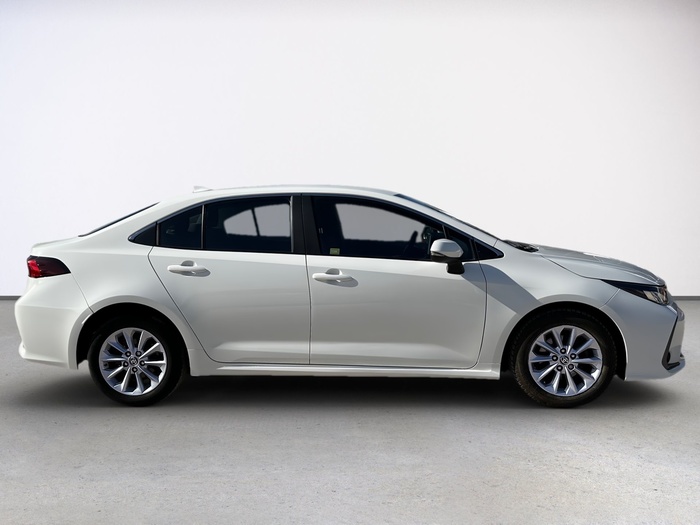 Toyota Corolla 1.5 125 Active Sedan 92 kW (125 CV) Vehículo usado en Madrid Toyota Corolla 1.5 125 Active Sedan 92 kW (125 CV) Vehículo usado en Madrid