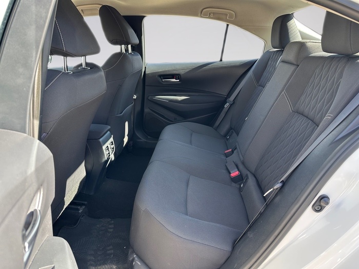 Toyota Corolla 1.5 125 Active Sedan 92 kW (125 CV) Vehículo usado en Madrid Toyota Corolla 1.5 125 Active Sedan 92 kW (125 CV) Vehículo usado en Madrid